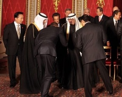 http://www.shtfplan.com/wp-content/uploads/2010/02/bow_obama_saudi.jpg