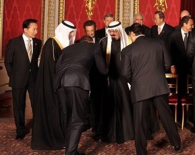 bow_obama_saudi