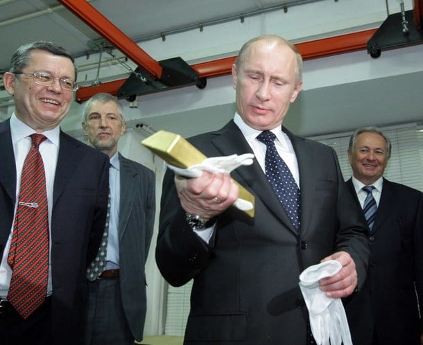 Russia’s Most Potent Weapon: Rapidly “Hoarding Gold” As Global Currency War Is Upon Us