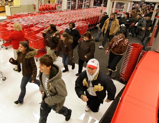 Mega Retailers Close Stores: Hard to Shop “When People Are Just Trying to Pay Their Mortage”