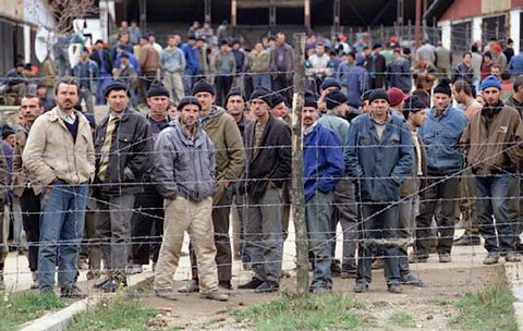 fema-camp-prisoners2