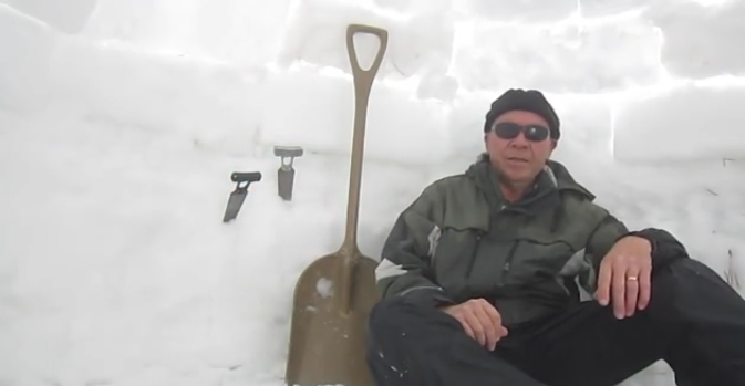 Building An Igloo Alone: “Survive In Ice and Snow”