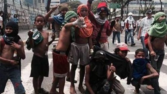 Socialism: Child Gangs Fight For ‘Quality Garbage’ With Machetes In Venezuela