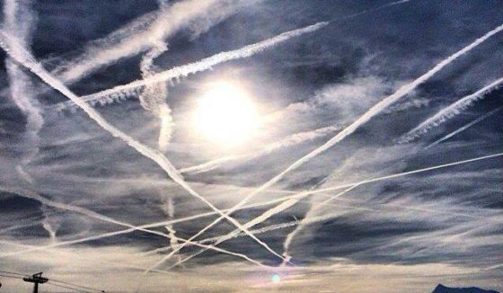 White House Pursuing Sun-Blocking Geoengineering Scheme That Was A “Conspiracy Theory” Two Years Ago Chemtrails-e1526478229443